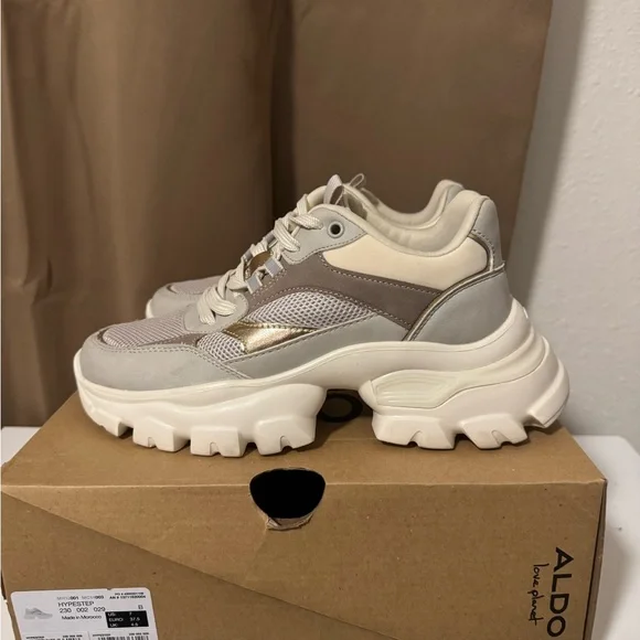 Aldo Cream and Gold Sneakers - Picture 4 of 7